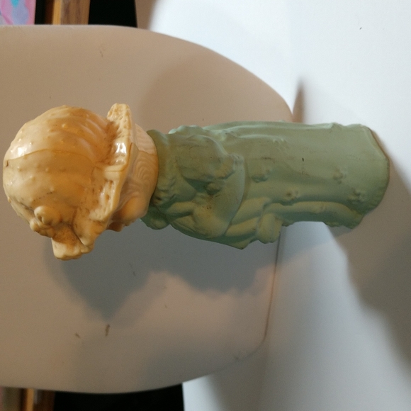 🩸SALE $5.00🩸Vintage Avon Little Dream Girl Glass Figurine Read Description - Picture 6 of 8